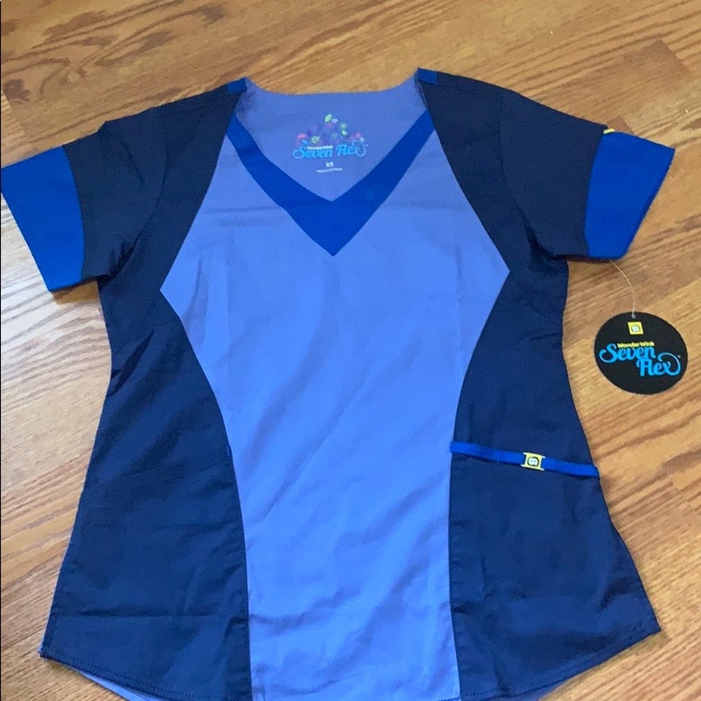 Seven flex scrub top made by wonder wink